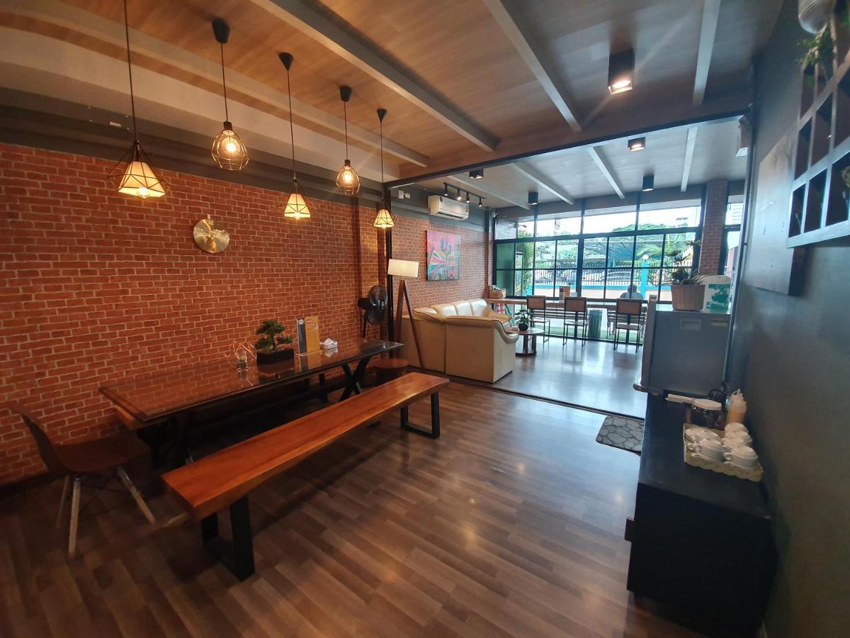 Sleep Airport Chiang Mai Bed and Breakfast Buitenkant foto