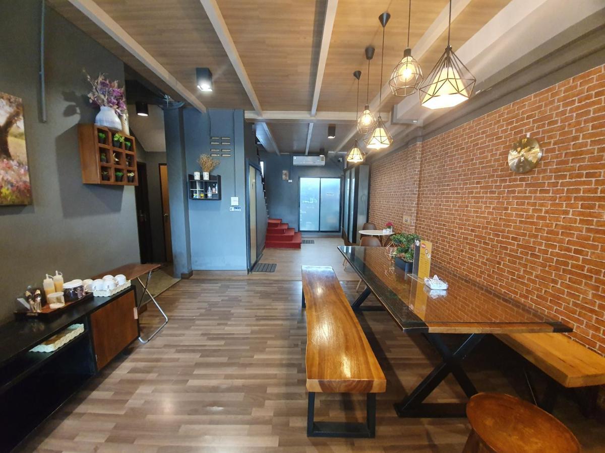 Sleep Airport Chiang Mai Bed and Breakfast Buitenkant foto