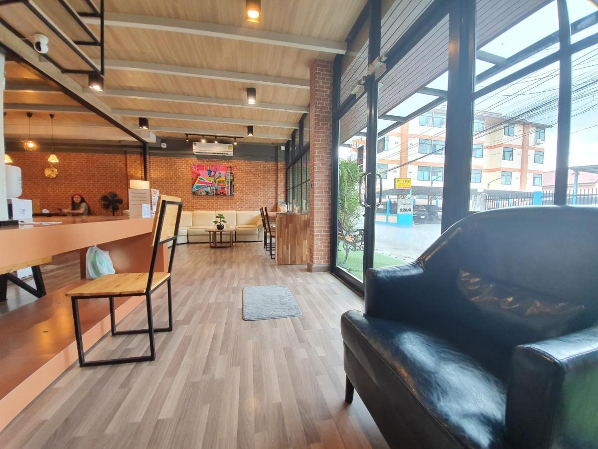 Sleep Airport Chiang Mai Bed and Breakfast Buitenkant foto